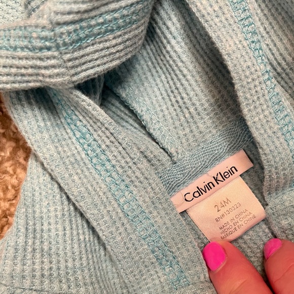 Calvin Klein long sleeve onesie - 24 months - Picture 2 of 3